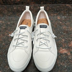 Women's Crest Vibe Leather Sneaker